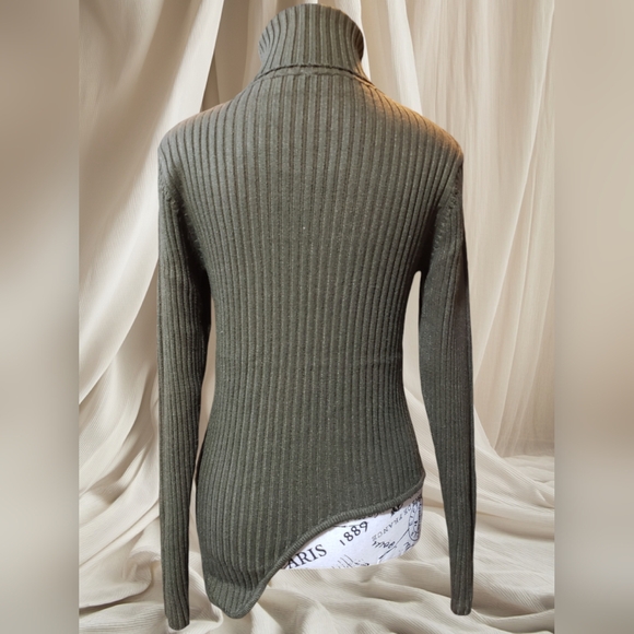 😍 Unique turtleneck sweater - Picture 2 of 3